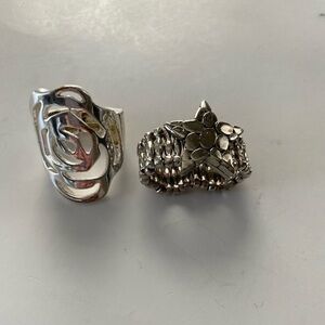 Silver stretch rings flower and star ANY TWO ITEMS $10.00